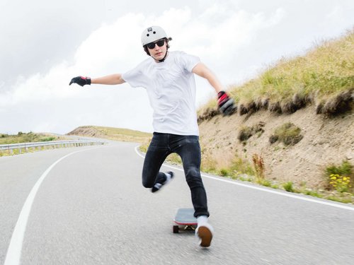 ÖBV Lehrlinge: junger Mann am Skateboard