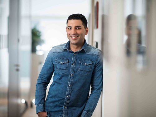 Bild von © Andi Bruckner: Ein Vertriebsmitarbeiter gibt Einblicke in seinen Job im ÖBV Außendienst.